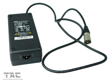 36V または 43.8V 2A の E バイクのためのイギリスのプラグを持つ携帯用充電器